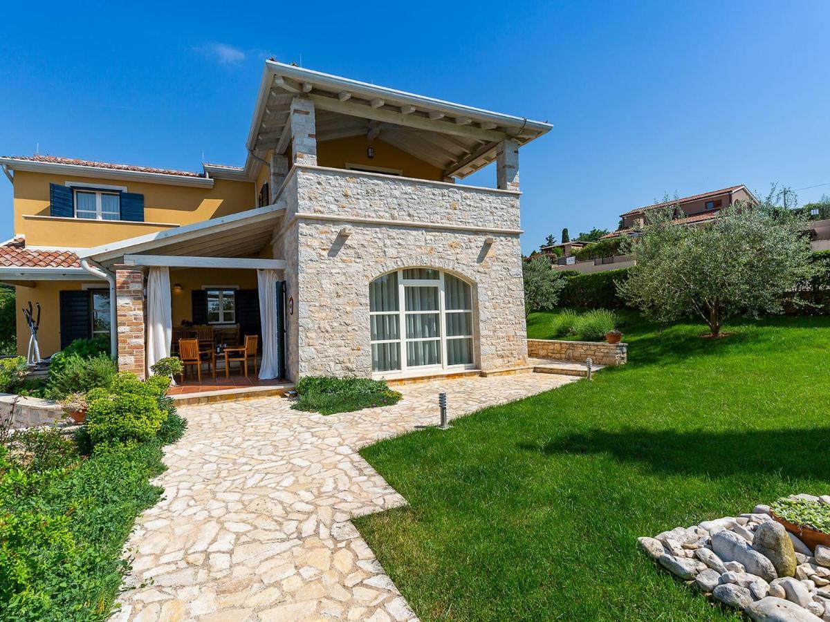 Villa Salvea With Heated Pool Montižana Kültér fotó