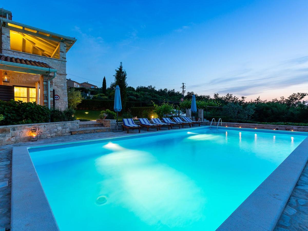 Villa Salvea With Heated Pool Montižana Kültér fotó
